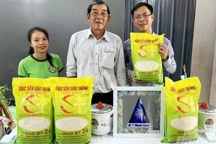Chuyên gia Hotspot Matrix phân tích: 5 kiểu áo blouse dễ “dừ” hơn và marketing video_chiến lược tiếp thị video cho startup